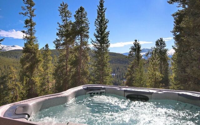 10 Southface 5 Bedroom Home by RedAwning