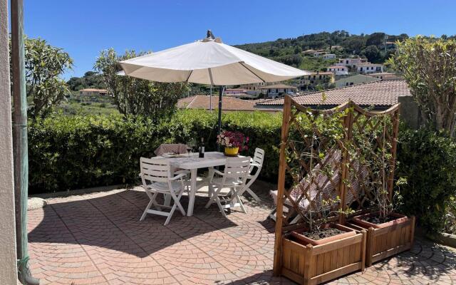 Capoliveri center with Outer space and Parking.-MALEA