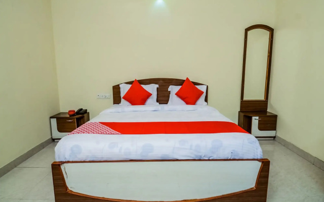 OYO 18825 Hotel Akshey