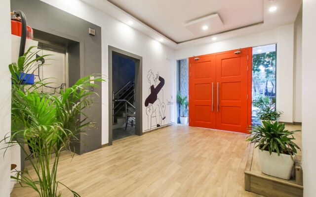 OYO Townhouse 180 Sant Regency