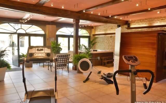 Le Domaine Chateau du Faucon