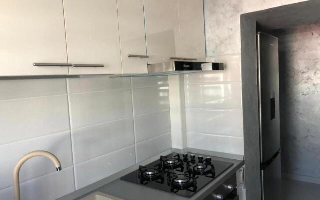 White & Silver Luxury Suite Craiova