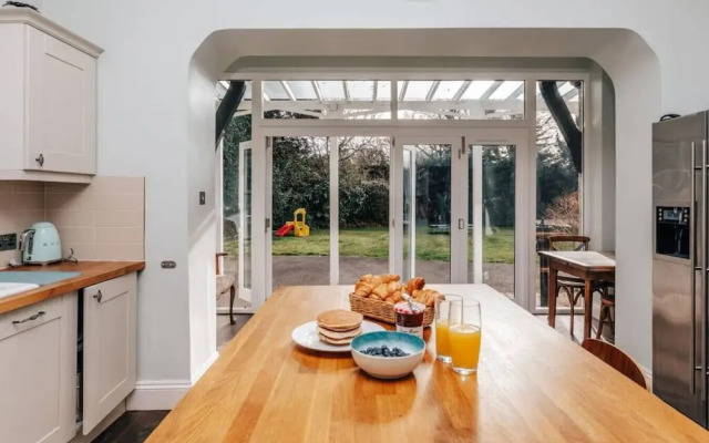 Waterfront Retreat in Hambleden