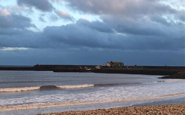 Quirky Lyme Regis Apartment Near Beach