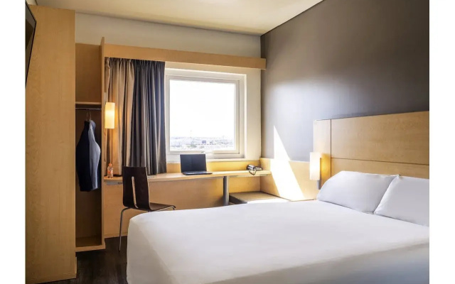 ibis Chihuahua