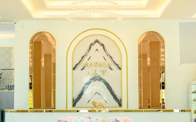 Marble Arch De Loei Hotel