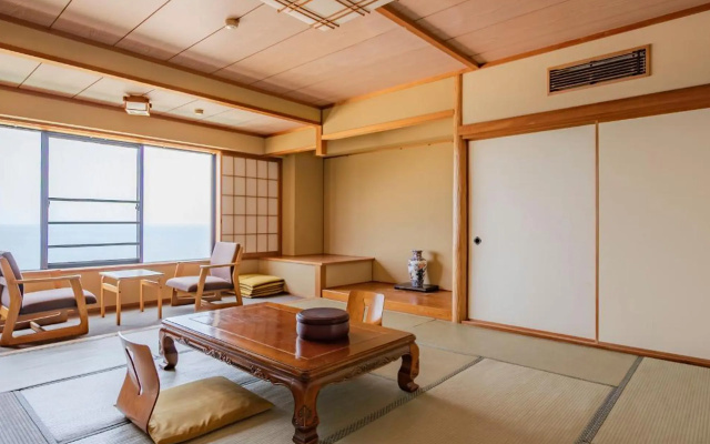 Shima Beach Hotel – Guest Rooms – Toba