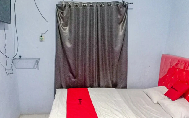 RedDoorz near Stadion Wilis Madiun
