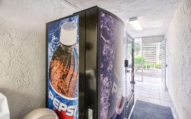 Motel 6 Everett, WA - South