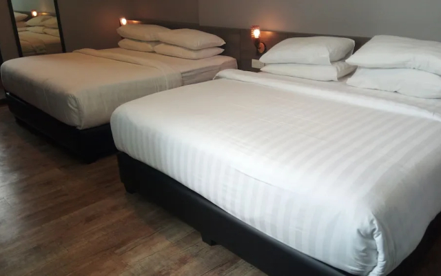 See Foo Hotel