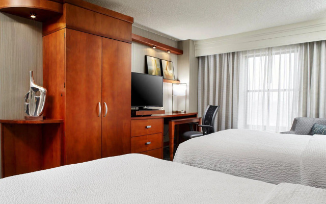 Courtyard by Marriott Hamilton