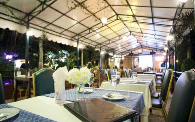Zaza Hotel