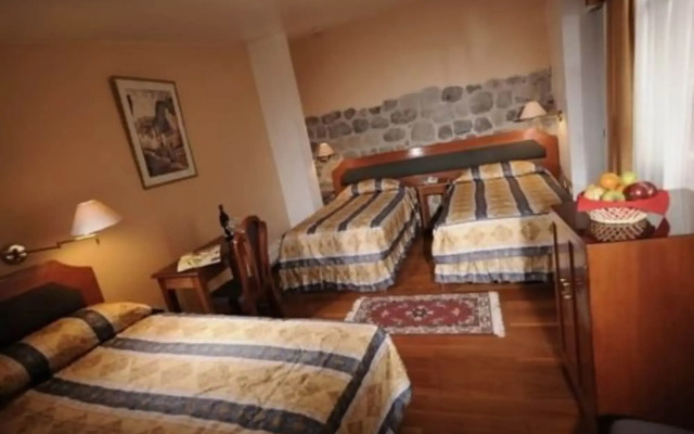 Del Prado Inn