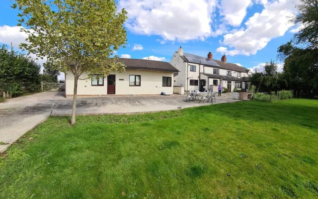 Cosy Stable Conversion Between Sheffield & Leeds