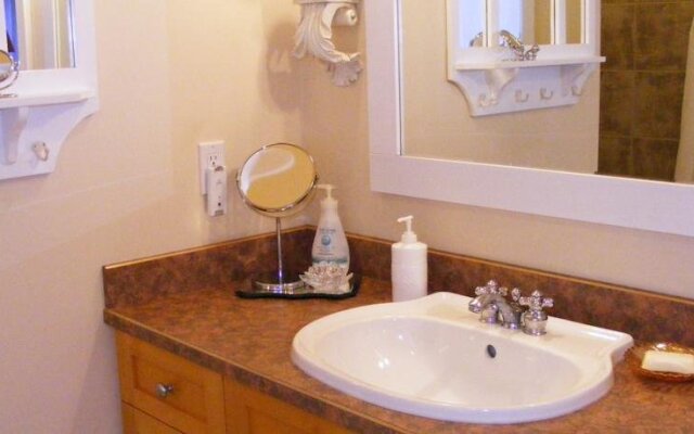 Off the Beaten Path Bed and Breakfast
