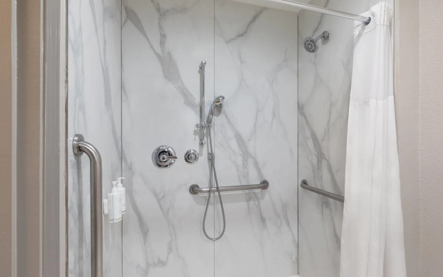 Days Inn by Wyndham Lincoln