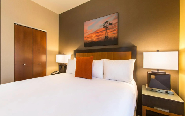 Cambria Hotel Plano Frisco