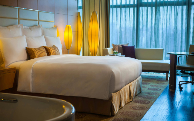 Renaissance Shanghai Putuo Hotel – Guest Rooms – Shanghai