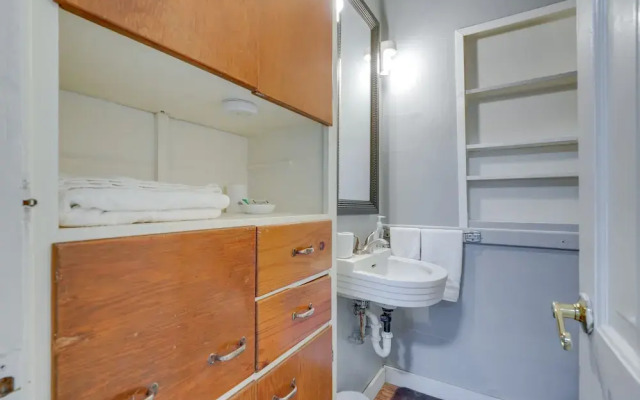 Kalamazoo Vacation Rental Near Golf & Parks!