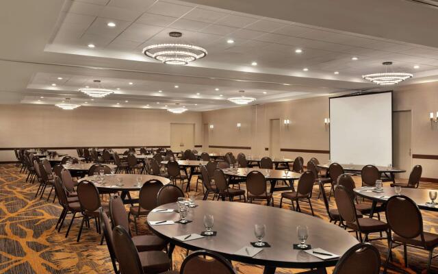 Embassy Suites by Hilton Milwaukee Brookfield