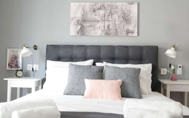 UPSTREET Bright Flat near Acropolis