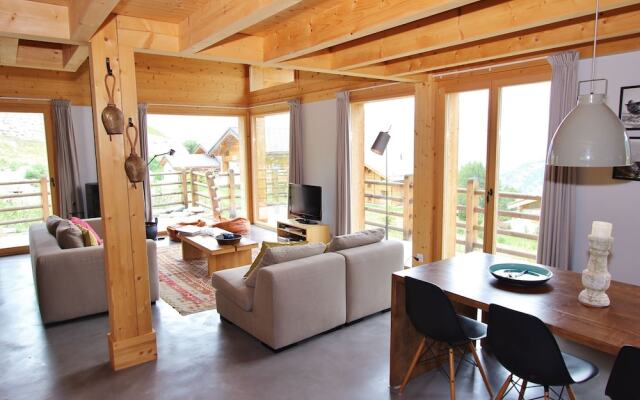 Superb new Chalet, Built in 2010, in the Middle of the ski Resort of Tzoumaz