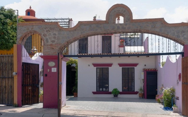 Centro 4bedroom Home on Stirling Dickinson