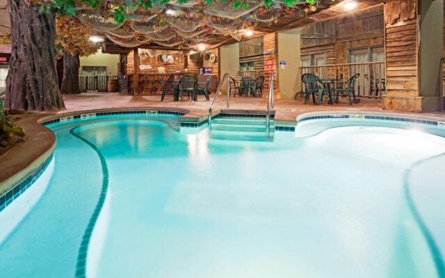 Holiday Inn Hotel & Suites Madison West - Middleton by IHG