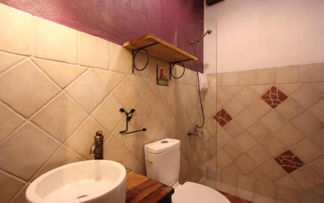 Antique's home