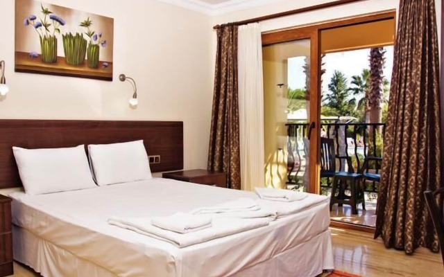 Hotel Holiday Calbis