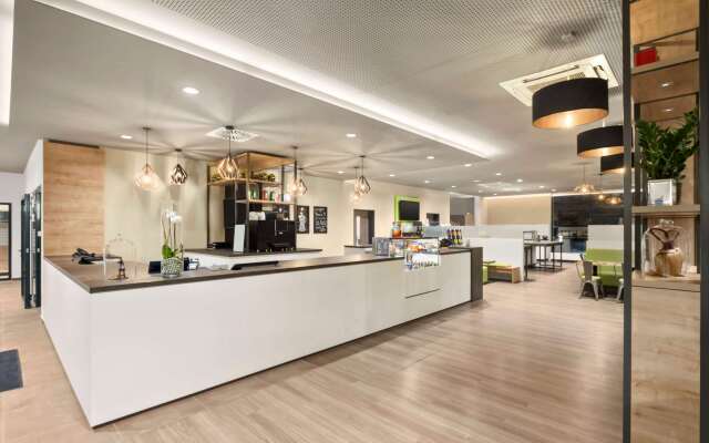 Super 8 by Wyndham Munich City North