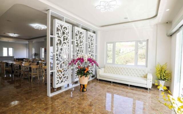 Dinh Cat Hotel Dalat
