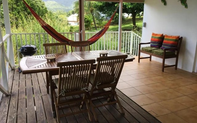Grand Bungalow Avec Piscine Et Vue Mer