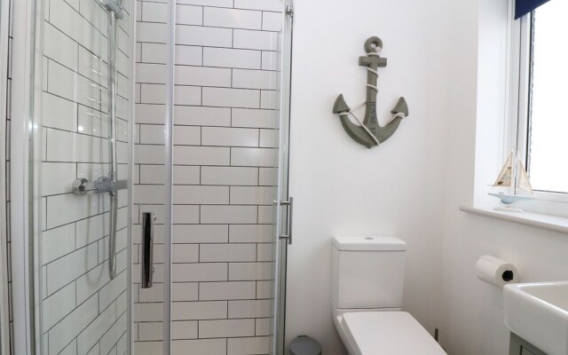 21 Llwyn Gwalch Estate