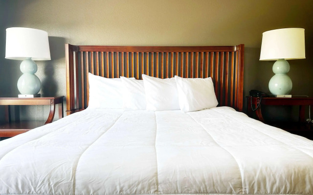 Baymont Inn & Suites by Wyndham Columbus near OSU