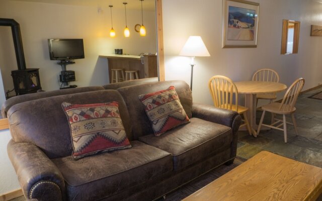 4025 Ski Trails