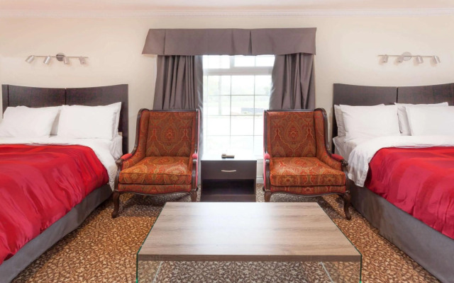 Knights Inn - Kingston ON