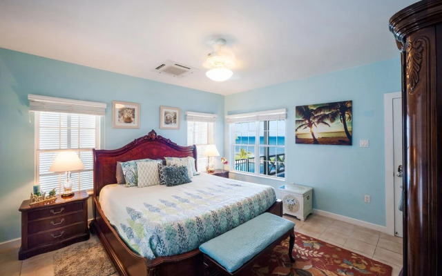 Lone Palm by Grand Cayman Villas & Condos