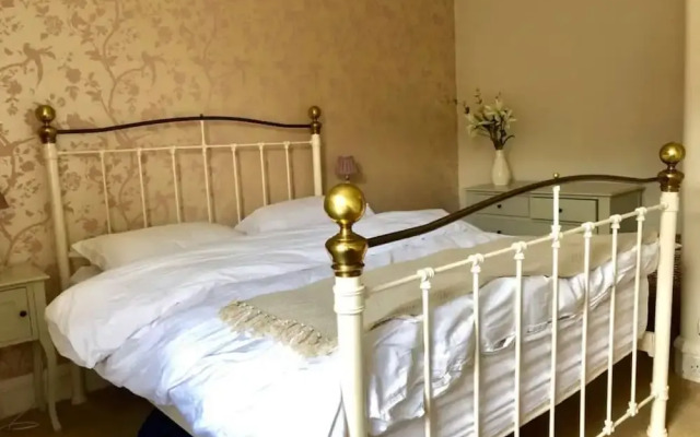 Modern 2 Bedroom City Centre Flat