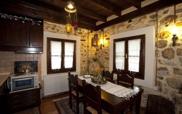 Guest House - To Archontiko