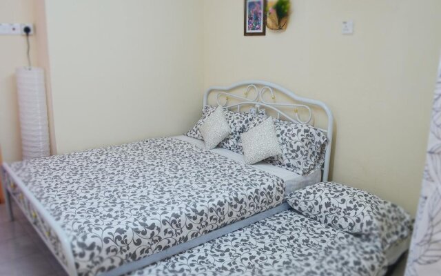 Manis-Manis @ Secret Garden