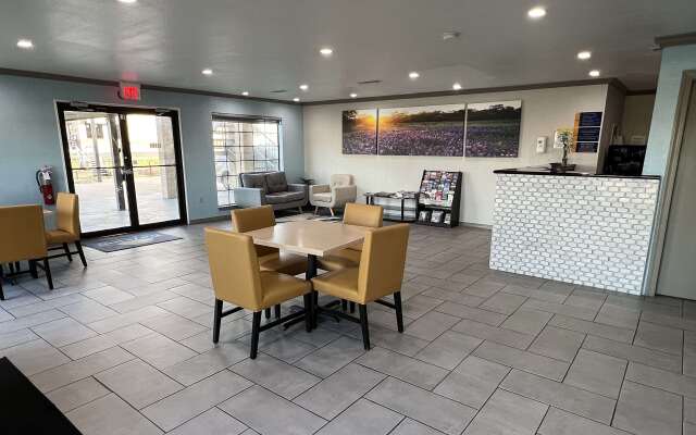 Days Inn by Wyndham Canton