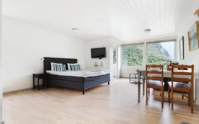 Trolltunga Guesthouse