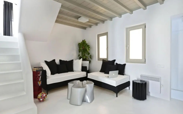 Villa Dafni 4BD with Pool in Kalafatis