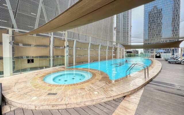 Amazing 1 BR Apartment Damac Mall Street