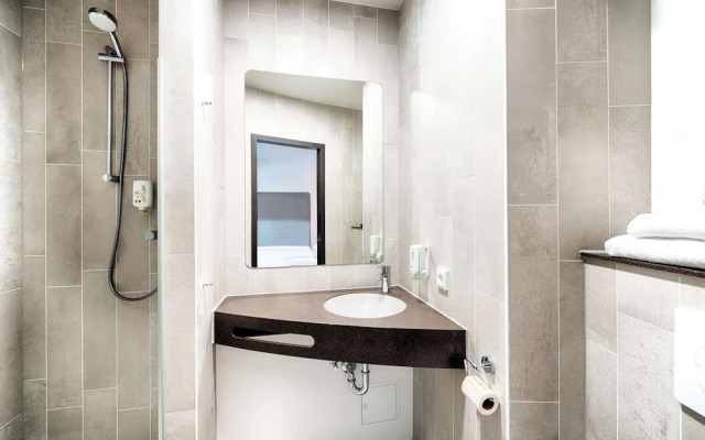 B&B Hotel Stuttgart-Neckarhafen