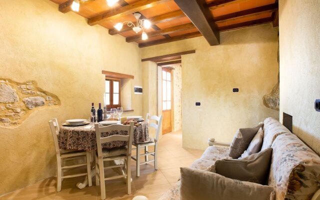 Cosy Holiday Home in Metato With Swimming Pool