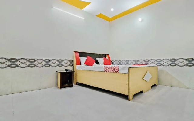 Shri Govind Dham by OYO Rooms