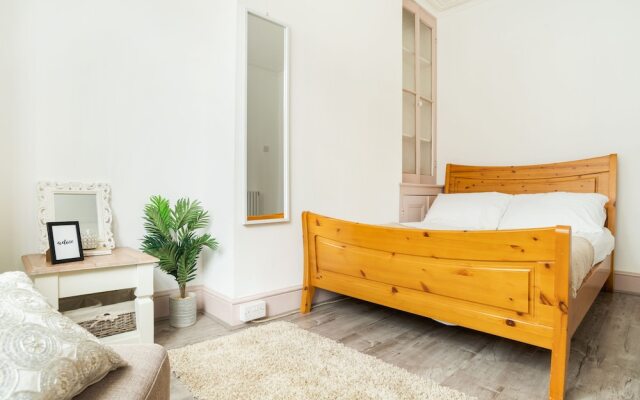 Liverpool Apartment Near City Centre