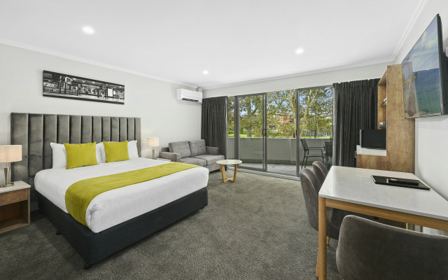 Palm Court Motor Inn – Guest Rooms – Port Macquarie